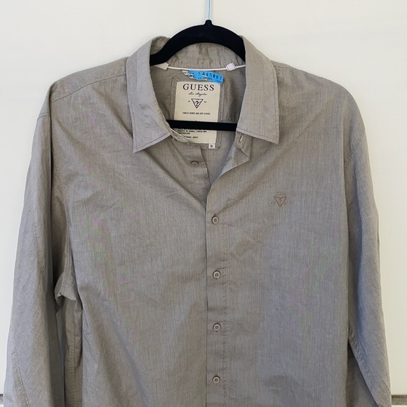 Guess Men's Button Down Shirt - Picture 2 of 4